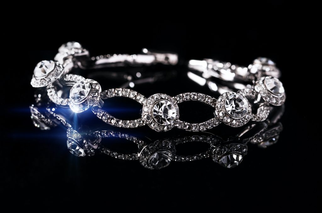 Bracelet ancien avec des diamants