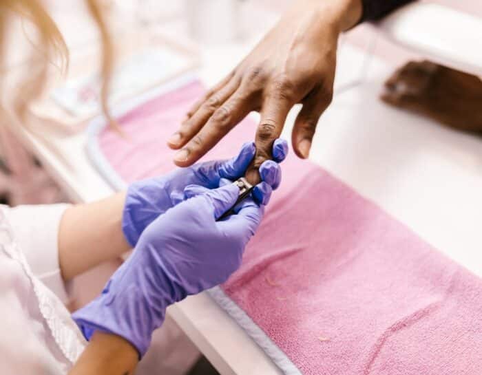 Comment couper un ongle qui a une mycose ?